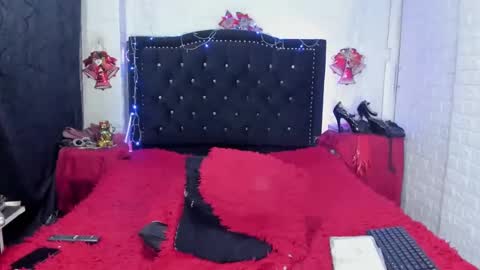 natashaburgos online show from 4, 1, 2025