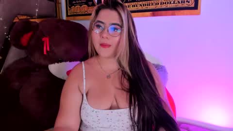 Natasha online show from 5, 1, 2025