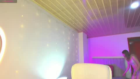 nathaly sky online show from 11, 1, 2025