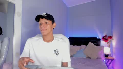 Snapshot of nathalie_moon_ chatting on 8, 4, 2026 nathalie_moon_ online show from 8, 4, 2026