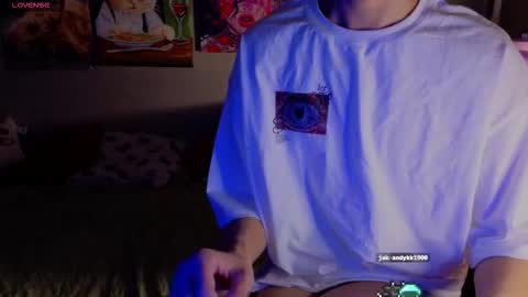 Snapshot of nathanbruce chatting on 18, 10, 2025 N A T H AN online show from 18, 10, 2025