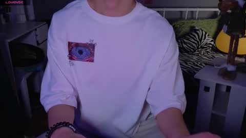 Snapshot of nathanbruce chatting on 8, 11, 2025 N A T H AN online show from 8, 11, 2025