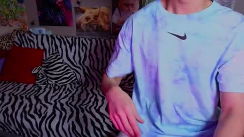 Snapshot of nathanbruce chatting on 14, 11, 2025 N A T H AN online show from 14, 11, 2025