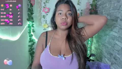 Snapshot of nathasha_jhonsom_ chatting on 17, 12, 2025 Naty online show from 17, 12, 2025