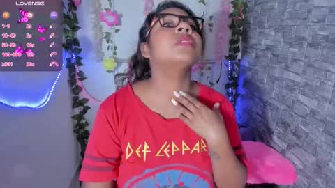 Snapshot of nathasha_jhonsom_ chatting on 20, 12, 2025 Naty online show from 20, 12, 2025