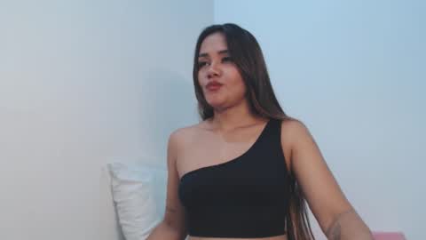 Snapshot of nathy_02 chatting on 11, 11, 2025 nathy online show from 11, 11, 2025