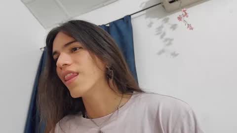 Snapshot of nati_sm chatting on 13, 10, 2025 Nati online show from 13, 10, 2025