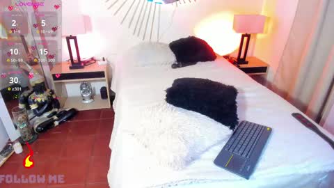 andrea Instagram..natta smithh online show from 12, 2, 2025