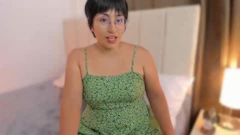 Nathalie online show from 5, 3, 2026