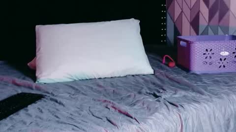 Gwen  online show from 9, 10, 2025