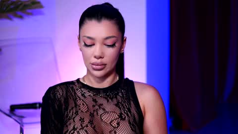 Naty online show from 23, 12, 2024