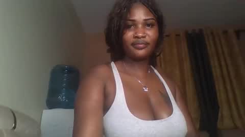 Snapshot of naughty8779 chatting on 28, 11, 2025 naughty8779 online show from 28, 11, 2025