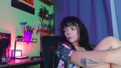 Em  please help me reach 100 thumbs up 3 online show from 9, 10, 2025