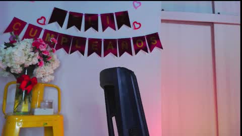 Em  please help me reach 100 thumbs up 3 online show from 20, 2, 2026