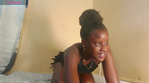 Snapshot of naughty_kitty021 chatting on 18, 9, 2025 naomi online show from 18, 9, 2025