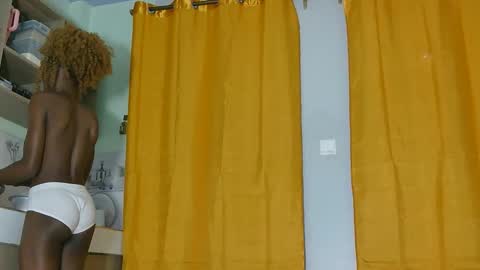 Snapshot of naughty_princess25 chatting on 1, 10, 2025 sexxy online show from 1, 10, 2025