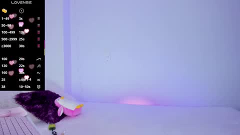 Snapshot of naughtybunnyy_1 chatting on 17, 10, 2025 online show from 17, 10, 2025