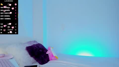 Snapshot of naughtybunnyy_1 chatting on 8, 11, 2025 online show from 8, 11, 2025