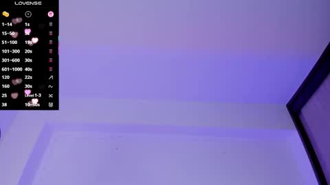 Snapshot of naughtybunnyy_1 chatting on 17, 11, 2025 online show from 17, 11, 2025