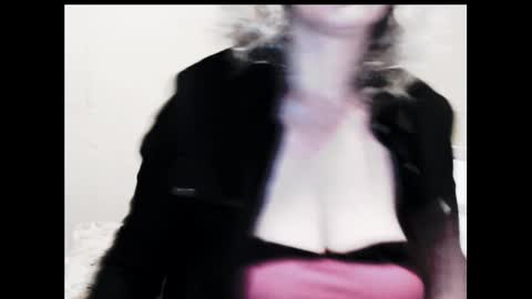 Snapshot of naughtyjenniferxx chatting on 5, 2, 2025 Jenny online show from 5, 2, 2025
