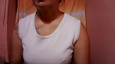 Snapshot of naughtymom_33 chatting on 19, 9, 2025 naughtymom_33 online show from 19, 9, 2025