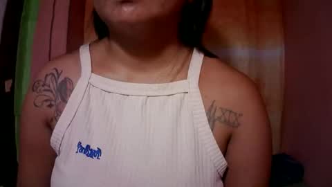 Snapshot of naughtymom_33 chatting on 19, 10, 2025 naughtymom_33 online show from 19, 10, 2025