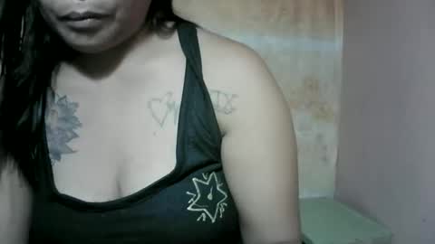 Snapshot of naughtymom_33 chatting on 20, 10, 2025 naughtymom_33 online show from 20, 10, 2025