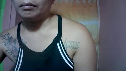 Snapshot of naughtymom_33 chatting on 22, 11, 2025 naughtymom_33 online show from 22, 11, 2025