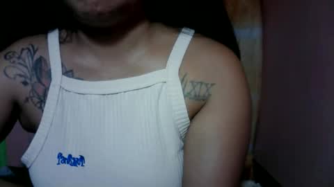 Snapshot of naughtymom_33 chatting on 9, 1, 2026 naughtymom_33 online show from 9, 1, 2026