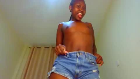 naughtyqueen12 online show from 12, 9, 2025