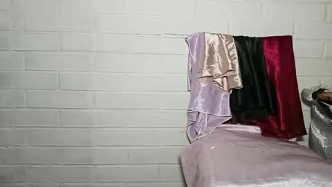 Snapshot of naughtyuki chatting on 17, 1, 2025 Naughty Uki online show from 17, 1, 2025