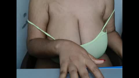 naughtyxpussyx online show from 26, 11, 2025