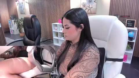         online show from 28, 10, 2025