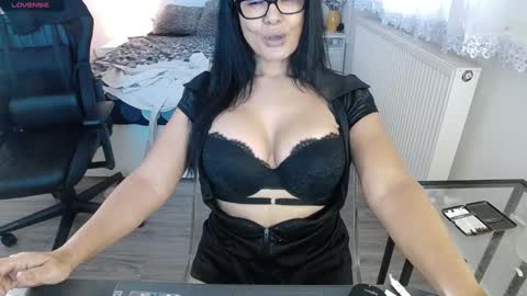 Snapshot of nauty_leila chatting on 30, 12, 2024 KimBeee online show from 30, 12, 2024