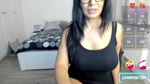 Snapshot of nauty_leila chatting on 8, 3, 2025 KimBeee online show from 8, 3, 2025