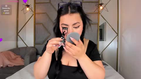 Snapshot of navannycattan chatting on 2, 10, 2025 NavannyCattan online show from 2, 10, 2025