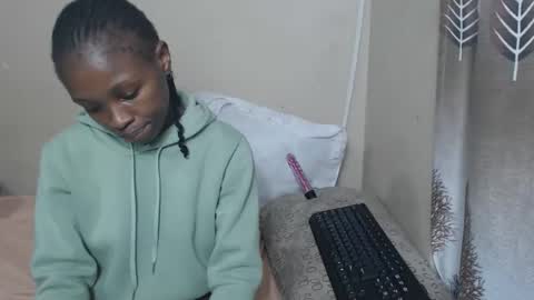 nawtylarissa_ online show from 27, 10, 2025