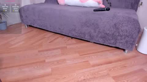 Snapshot of naya_mirel chatting on 5, 3, 2026 Kira online show from 5, 3, 2026