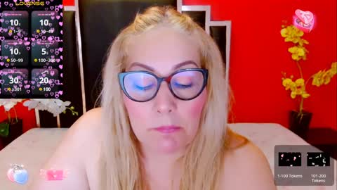 Lady Nayla online show from 8, 1, 2025