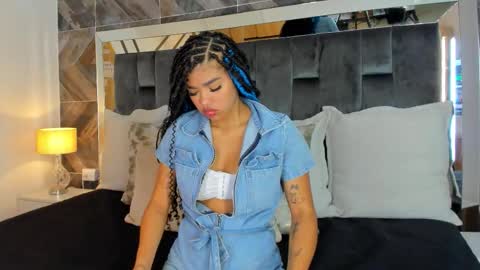 Snapshot of naylagrey chatting on 8, 10, 2025 online show from 8, 10, 2025