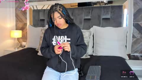 Snapshot of naylagrey chatting on 9, 10, 2025 online show from 9, 10, 2025