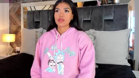 Snapshot of naylagrey chatting on 17, 10, 2025 online show from 17, 10, 2025