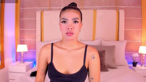 Snapshot of naylagrey chatting on 16, 11, 2025 online show from 16, 11, 2025