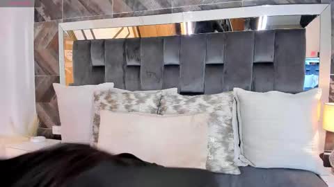    online show from 14, 12, 2025