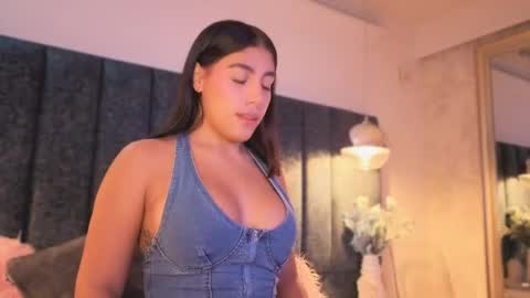 Juli  online show from 22, 11, 2025