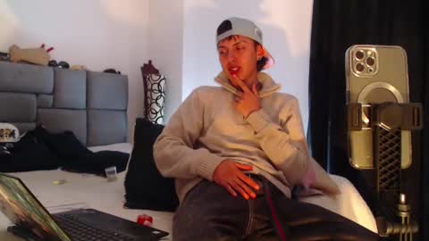 Im Nayton online show from 17, 10, 2025