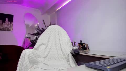 Hellen online show from 30, 10, 2025