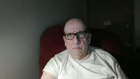 Snapshot of needlesslove chatting on 21, 2, 2026 Tom online show from 21, 2, 2026