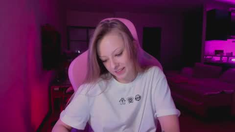 Snapshot of needmorespeed chatting on 4, 3, 2025 m a r i a online show from 4, 3, 2025