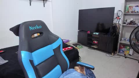 Geek Nicole    im Neeko UwU online show from 22, 12, 2025